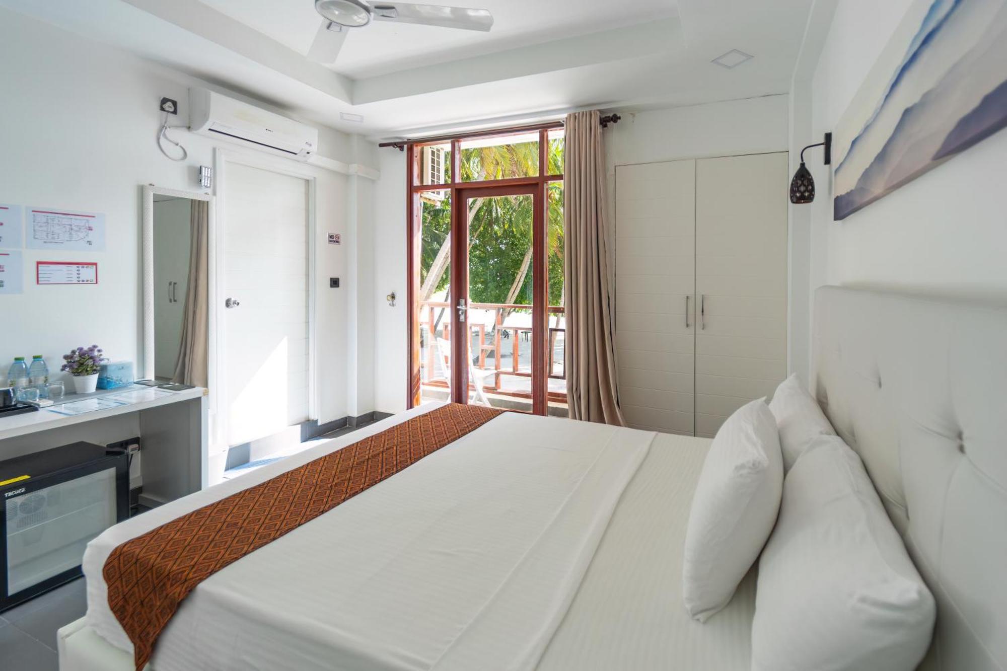 Silver Oasis Maldives Huraa Esterno foto